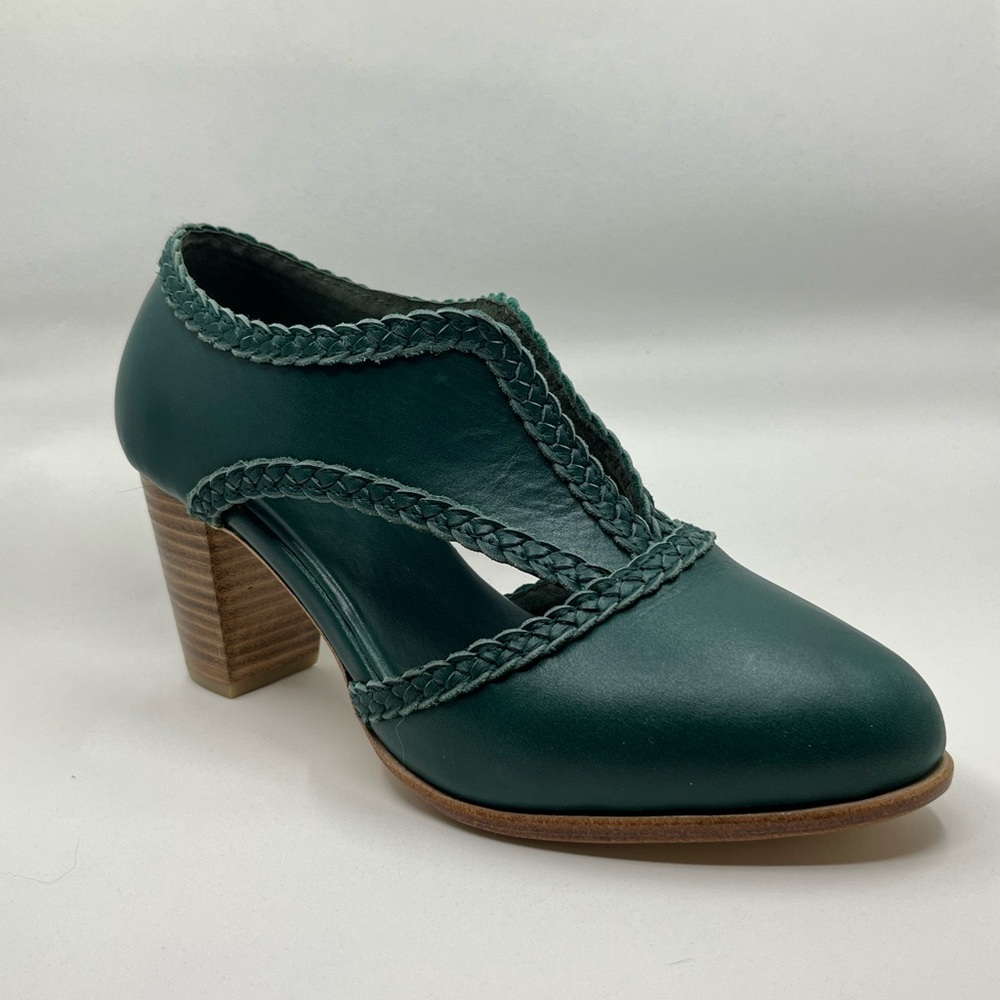 ELF Spirit Walker Booties In Emerald NWT